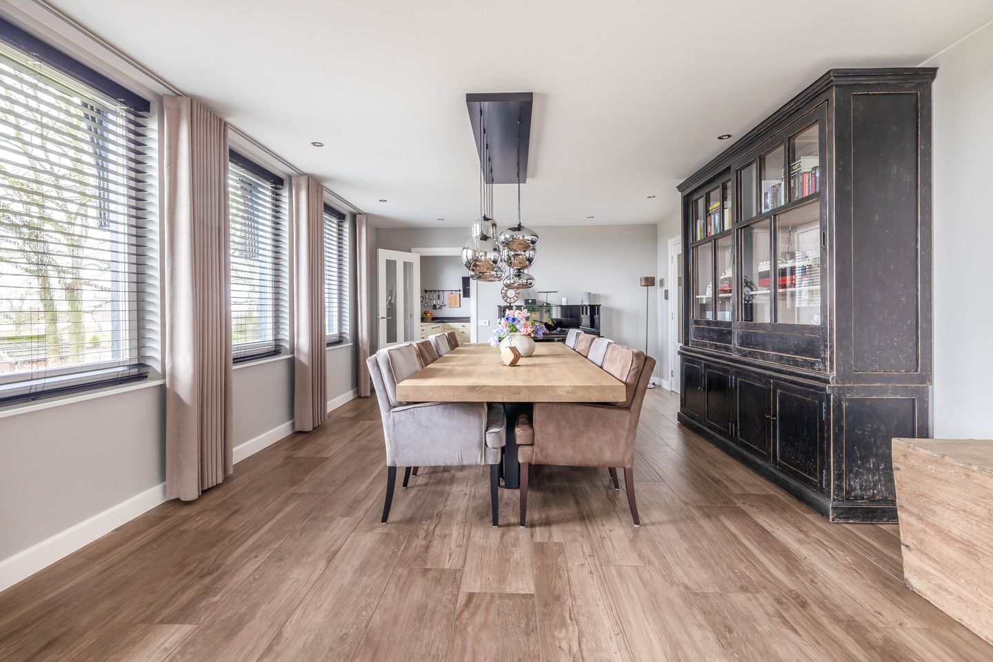 Foto 5 van Parallelweg 2