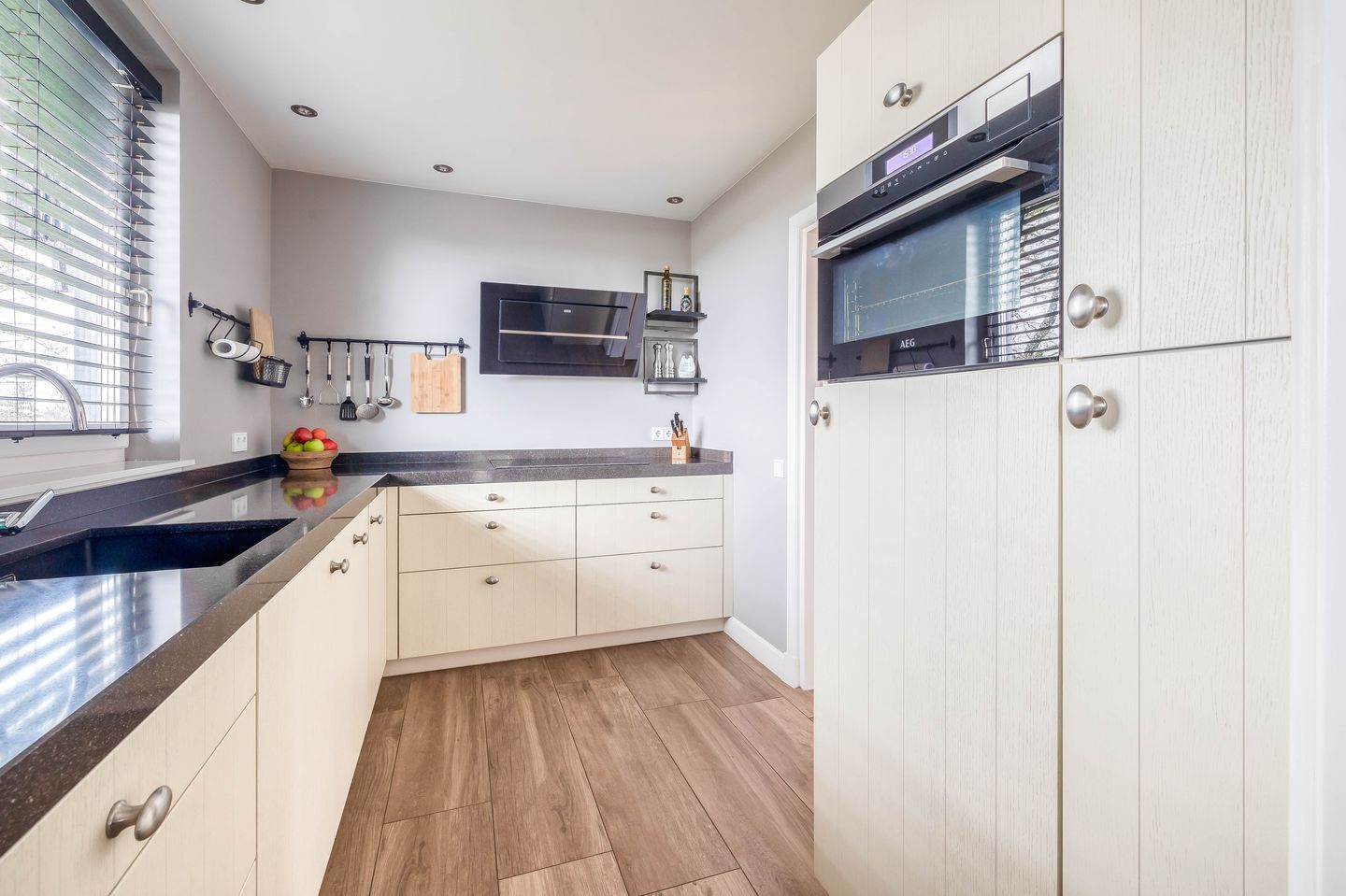 Foto 14 van Parallelweg 2