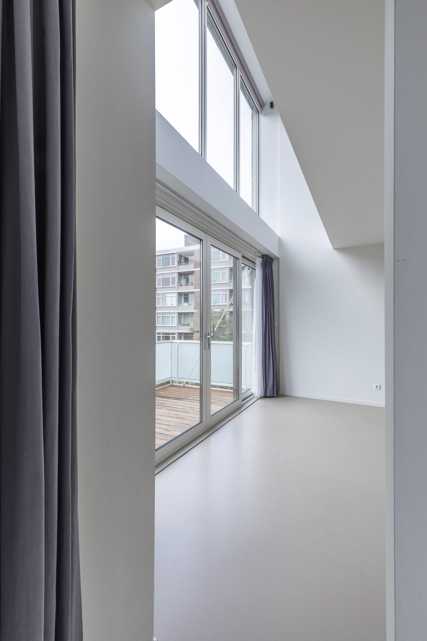 Foto 25 van U.J. Klarenstraat 9