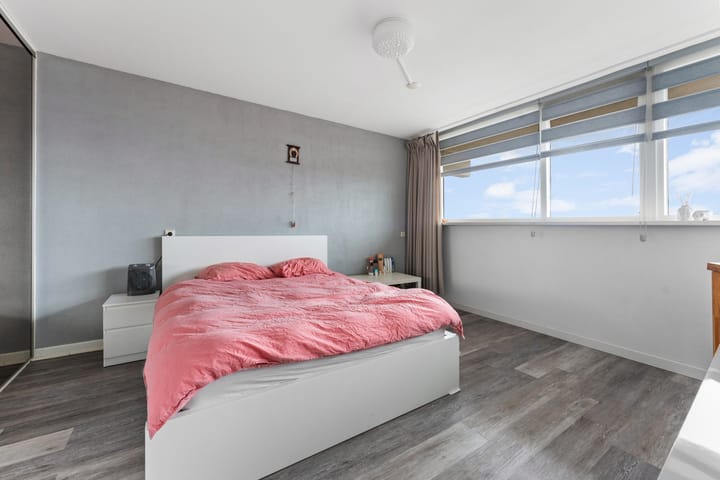 Foto 28 van Louis Couperusplaats 229