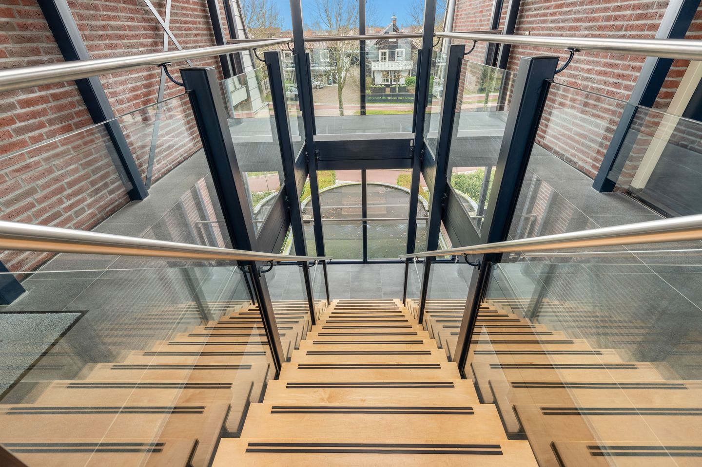 Foto 10 van Rijksweg 45-H