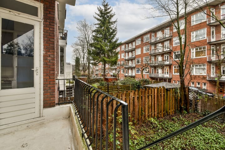 Foto 13 van Trouringhstraat 18-H