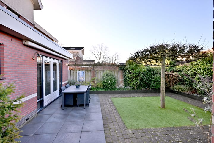 Foto 42 van Rietveldstraat 11