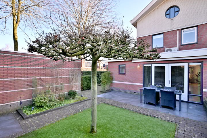 Foto 45 van Rietveldstraat 11