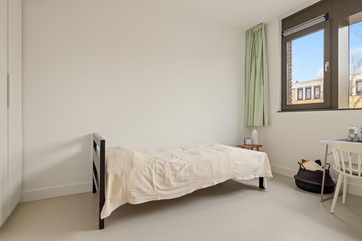 Foto 26 van Peter Martensstraat 103