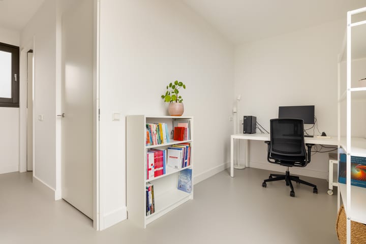 Foto 36 van Peter Martensstraat 103