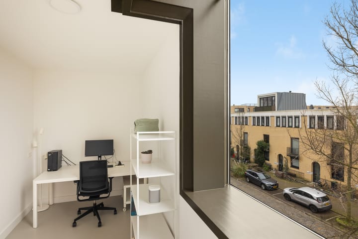 Foto 37 van Peter Martensstraat 103