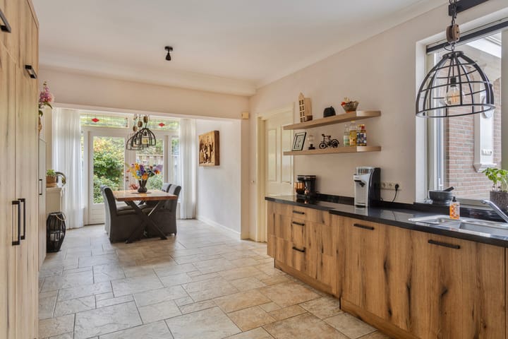 Photo 4 of Ussenstraat 53