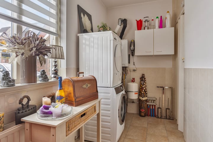 Photo 21 of Ussenstraat 53