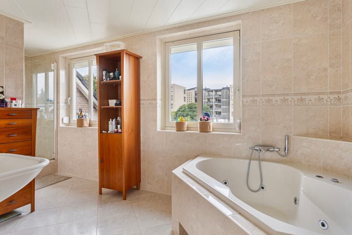 Photo 33 of Ussenstraat 53