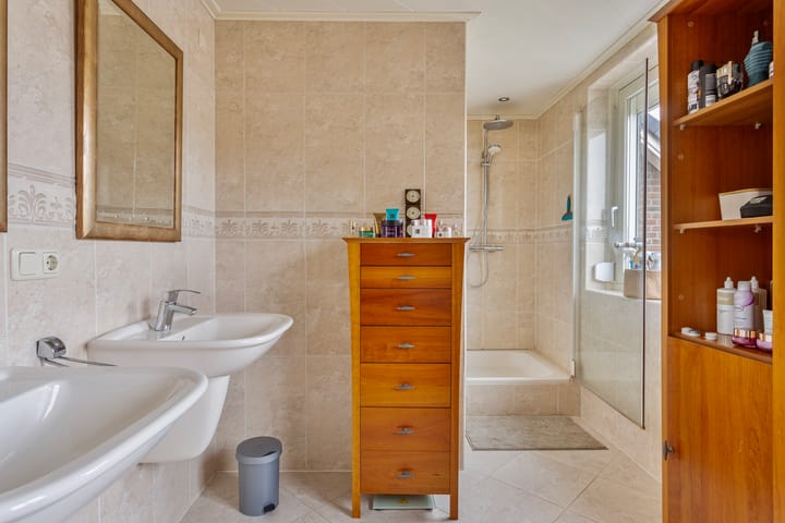 Photo 34 of Ussenstraat 53