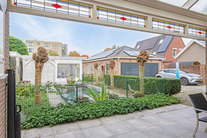 Photo 47 of Ussenstraat 53