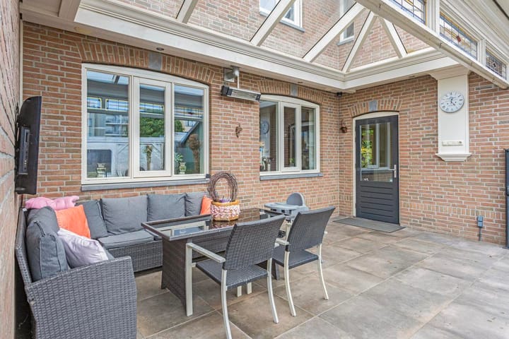 Photo 48 of Ussenstraat 53