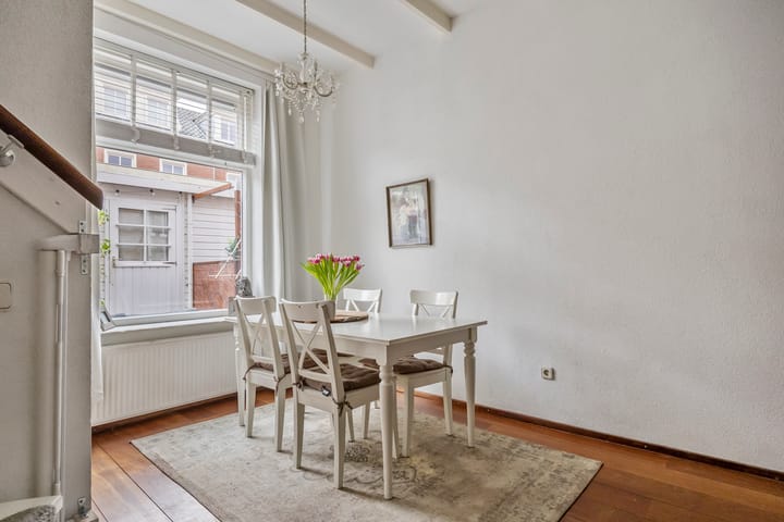 Photo 6 of Leeuwenhofje 22