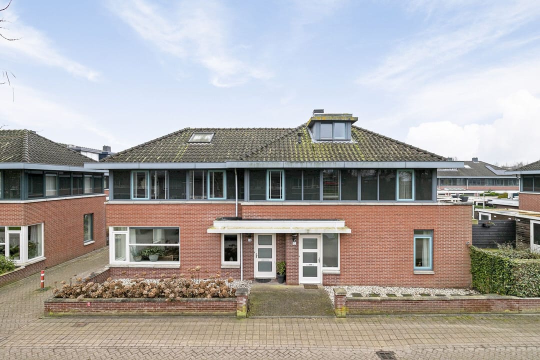 Foto 2 van Lisdodde 14