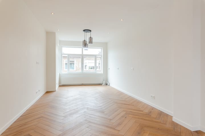 Foto 13 van Van Lansbergestraat 109