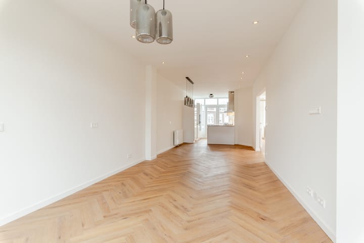 Foto 15 van Van Lansbergestraat 109