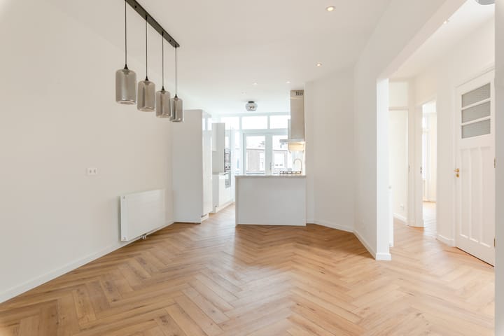 Foto 16 van Van Lansbergestraat 109