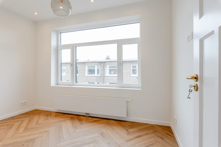 Foto 23 van Van Lansbergestraat 109