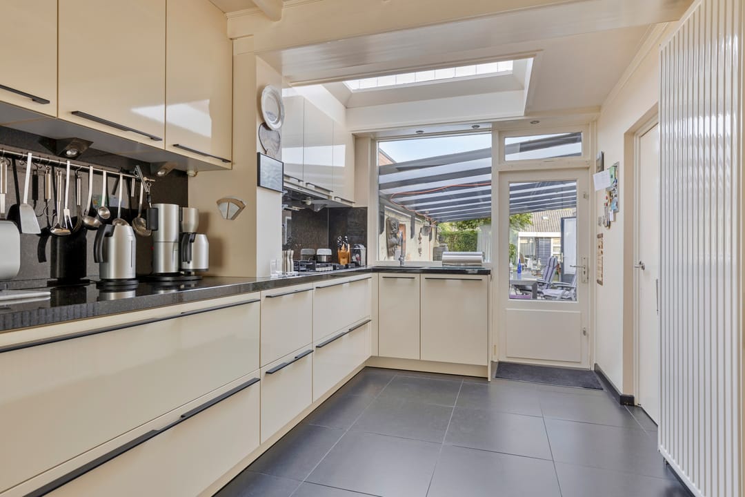 Photo 13 of Heistraat 56