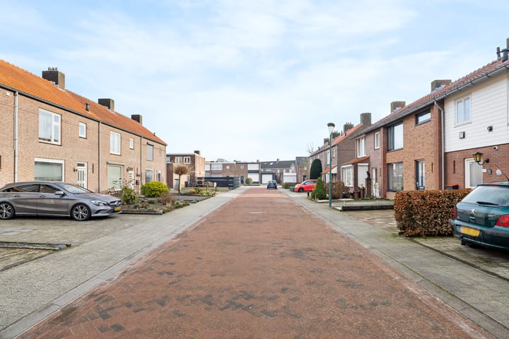 Foto 18 van Lupinestraat 10