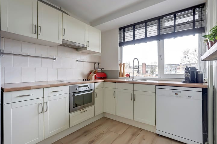 Foto 16 van Roosstraat 18