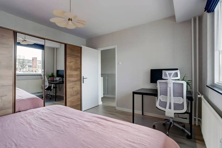 Foto 23 van Roosstraat 18