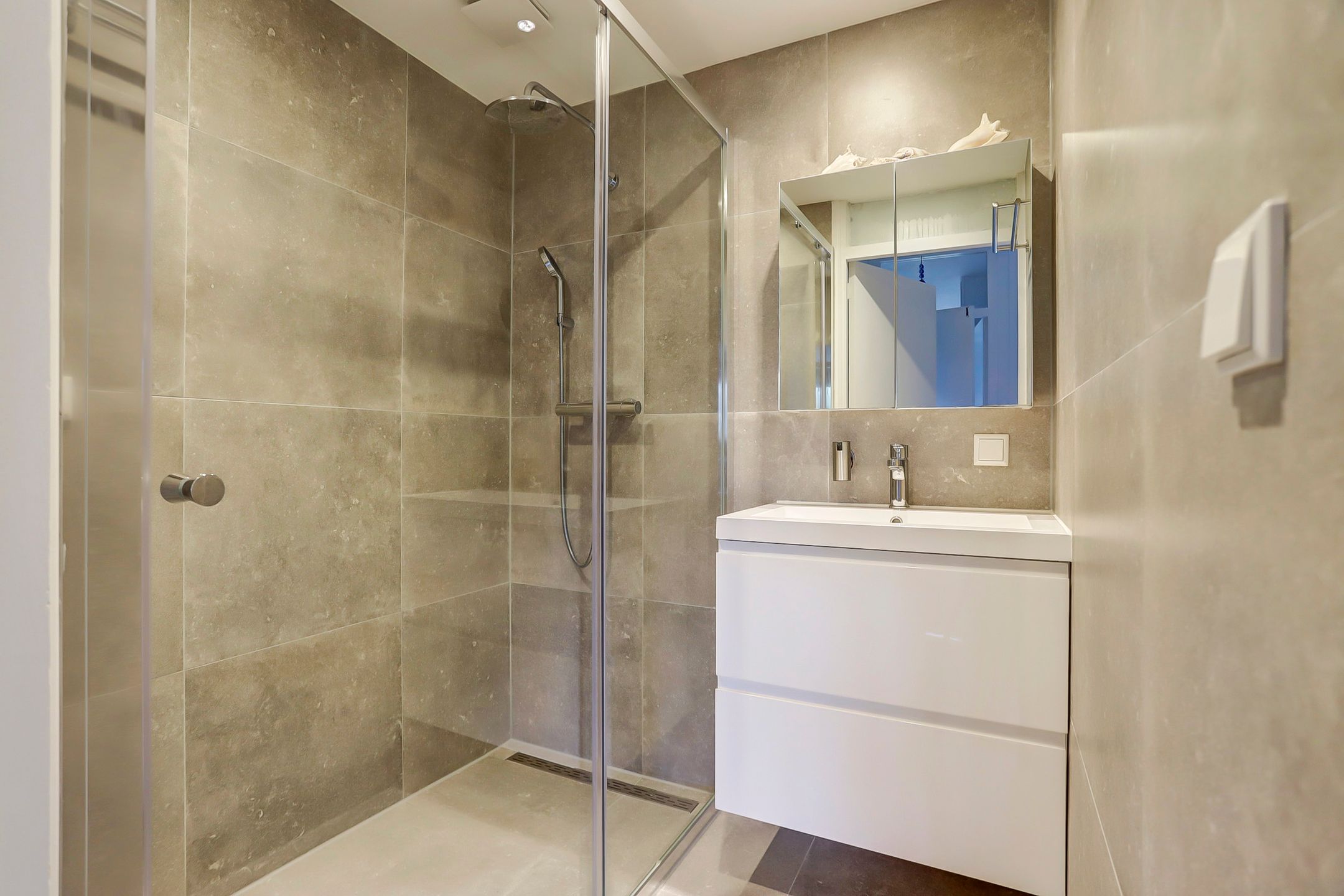 Foto 24 van Roosstraat 18