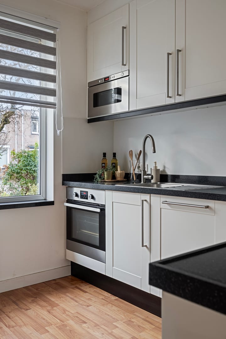 Foto 12 van Van Oosterzeestraat 28