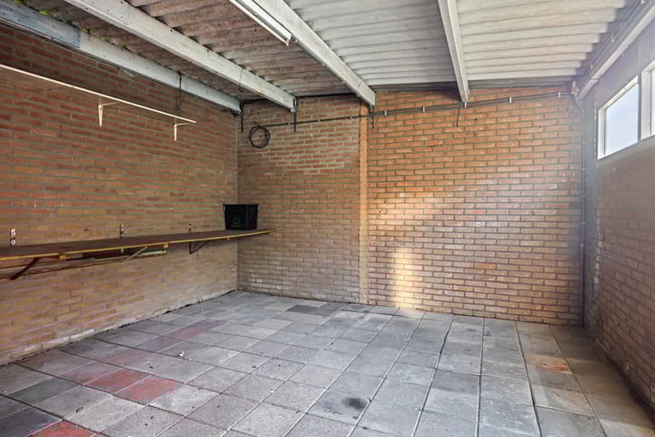 Foto 46 van Van Oosterzeestraat 28