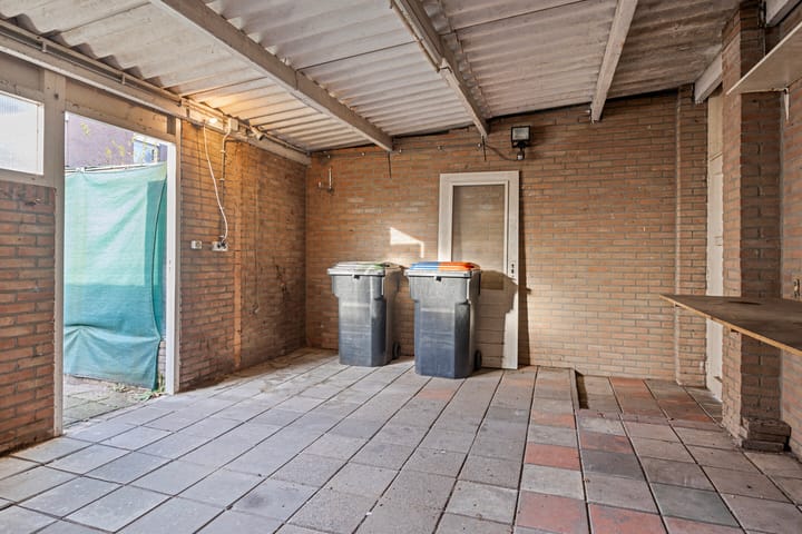 Foto 47 van Van Oosterzeestraat 28