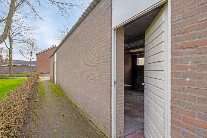 Foto 49 van Van Oosterzeestraat 28