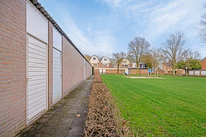 Foto 50 van Van Oosterzeestraat 28