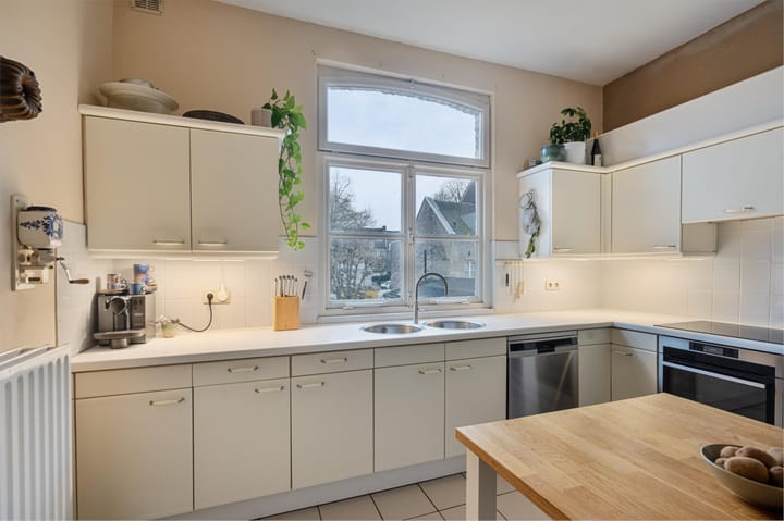 Photo 10 of Papenstraat 7