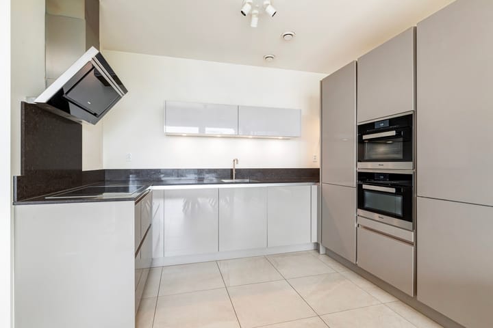 Foto 12 van Van der Duijn van Maasdamweg 586