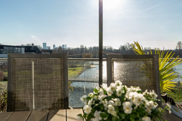 Foto 17 van Van der Duijn van Maasdamweg 586