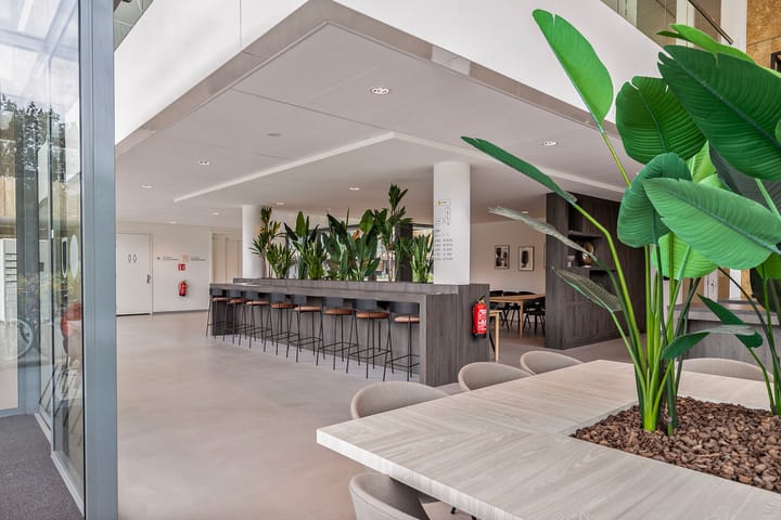 Photo 4 of Grenenhout 8-142