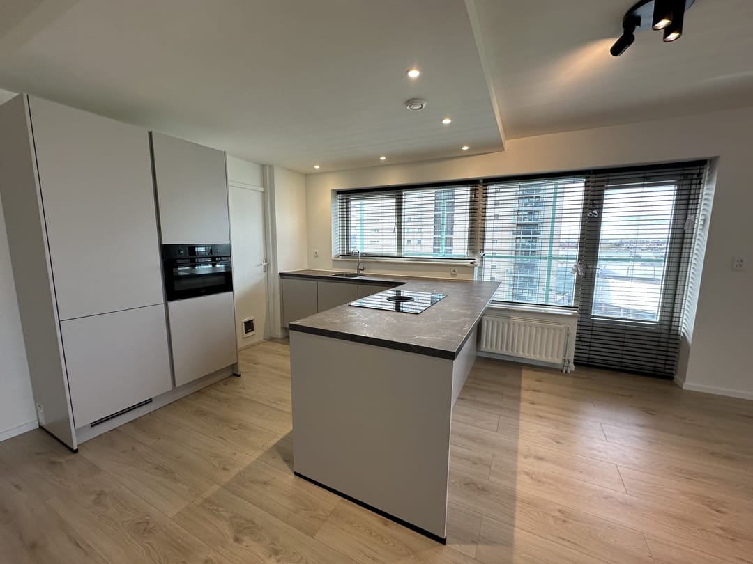 Foto 13 van Strevelsweg 848