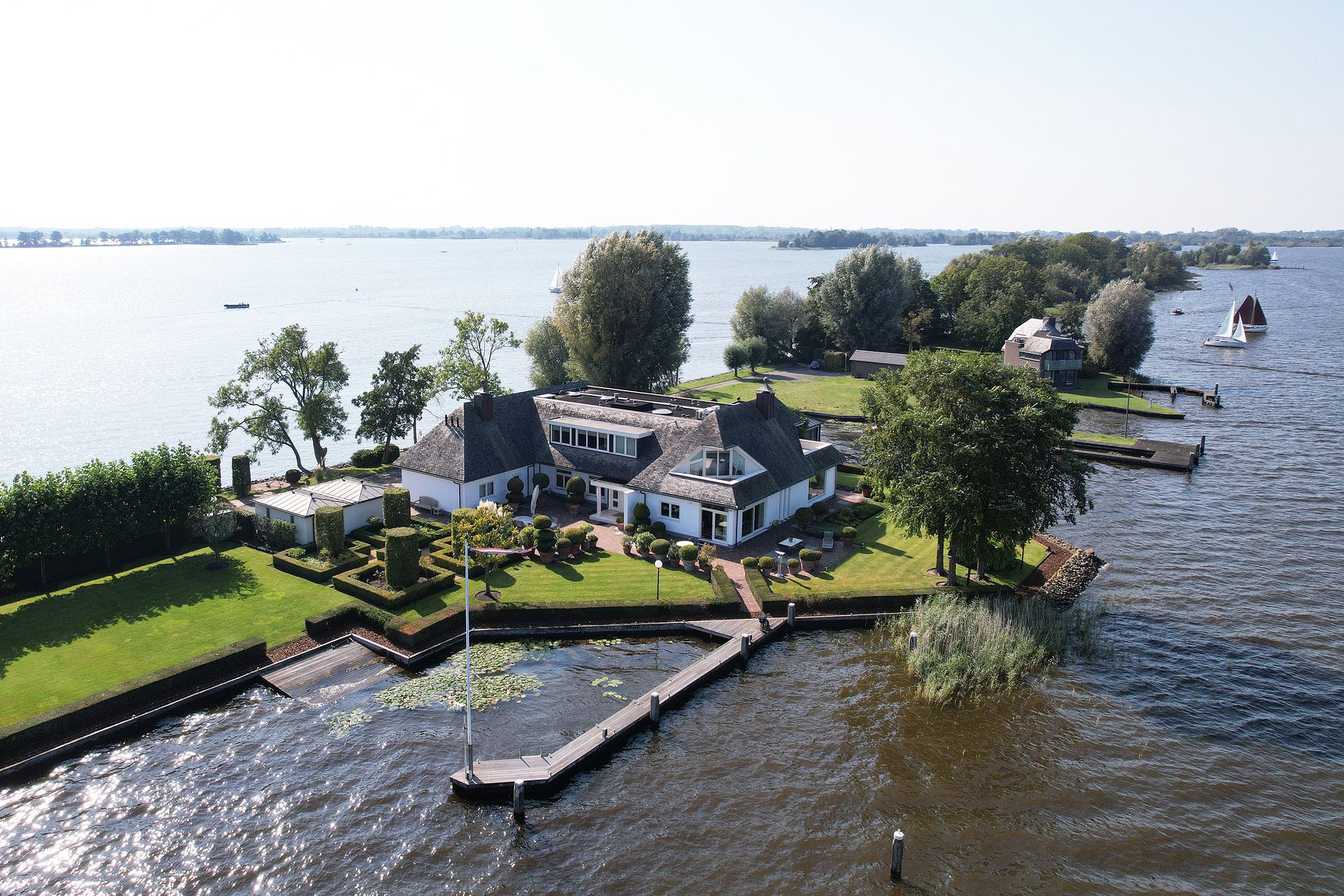 Foto 36 van Nieuw-Loosdrechtsedijk 306