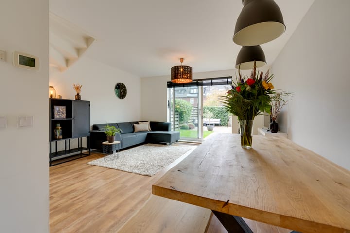 Foto 15 van A. Moenstraat 11