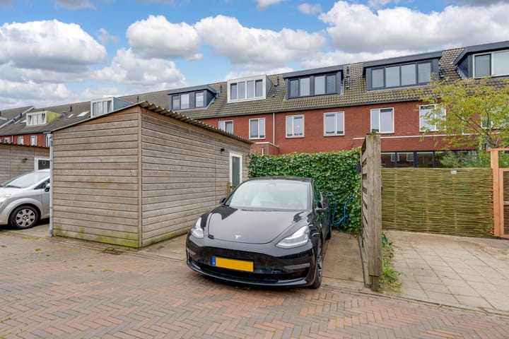 Foto 40 van A. Moenstraat 11