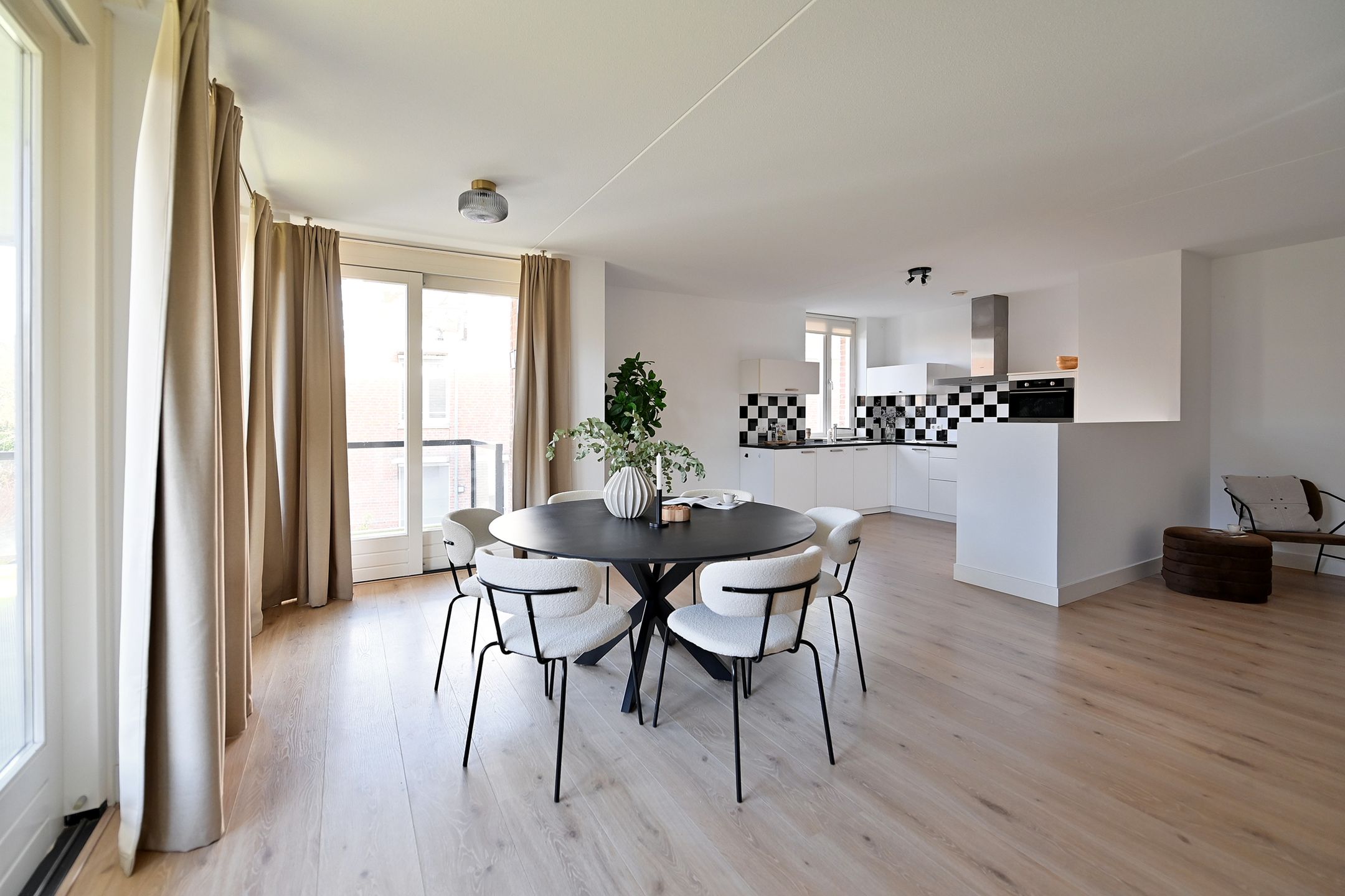 Foto 12 van Naarderstraat 81-13