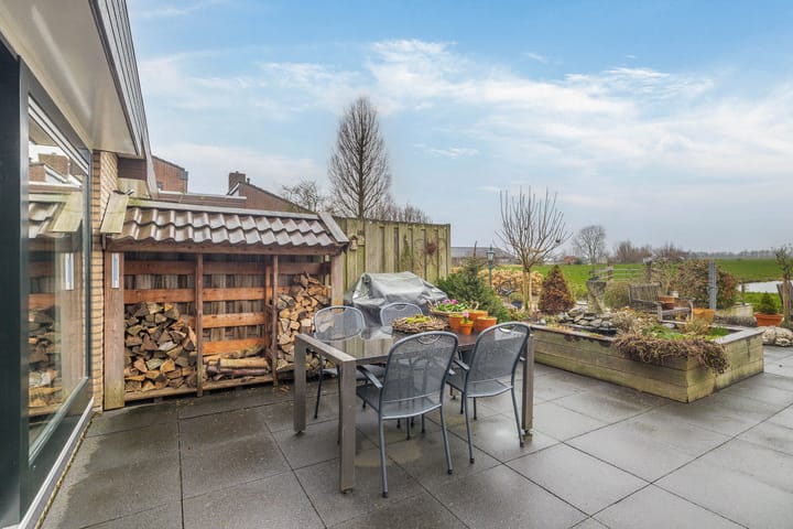 Foto 38 van Ridder Arnoud van Amstelstraat 18