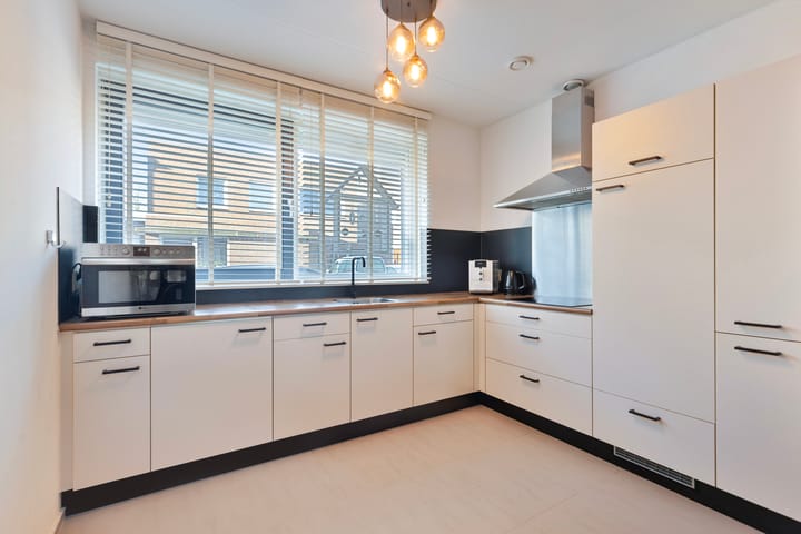 Photo 12 of Largostraat 17