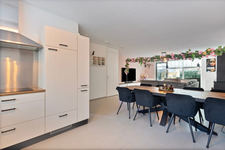 Photo 13 of Largostraat 17