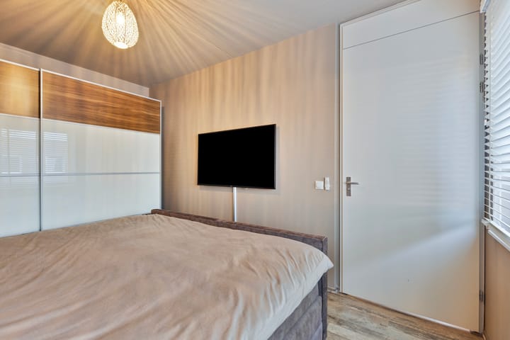 Photo 18 of Largostraat 17