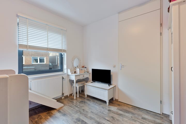 Photo 19 of Largostraat 17