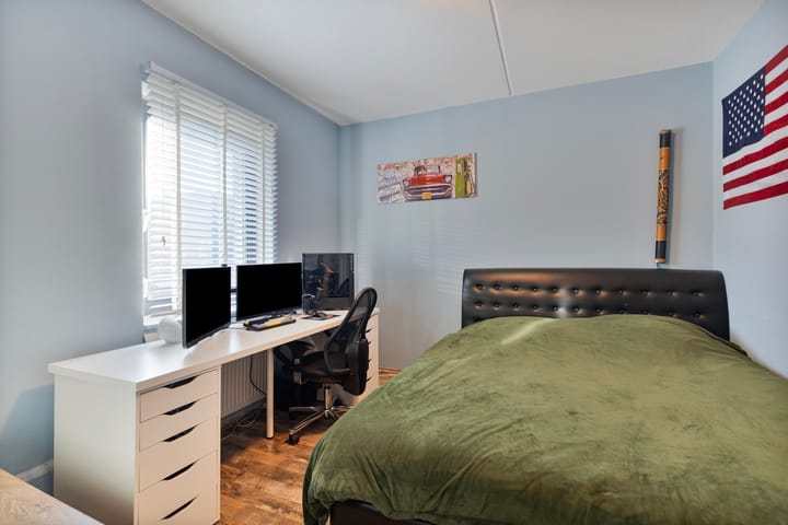 Photo 21 of Largostraat 17