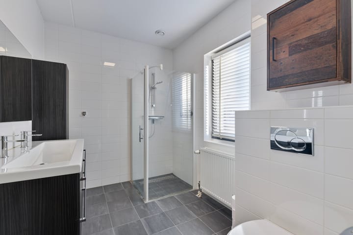 Photo 23 of Largostraat 17