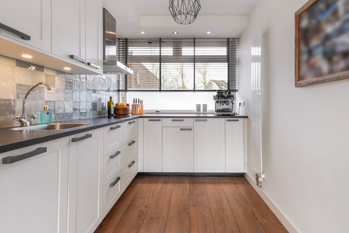 Foto 15 van van Overbeekstraat 36